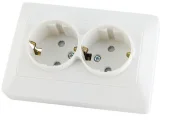 Розетка TAIMIR 2P+E с затвором белая TDM