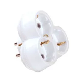 Треугольный адаптер 3 розетки 2P+E Daisy F27 FAR