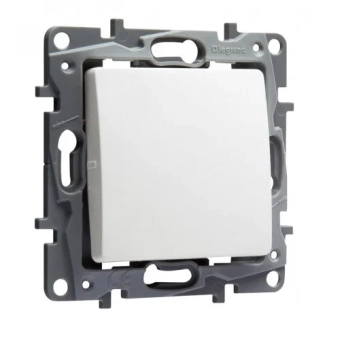 Выключатель 1P 10A проходной белый NILOE Legrand