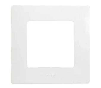 Рамка 1 постовая белый NILOE Legrand