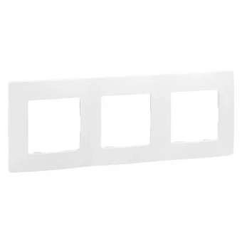 Рамка 3 постовая белый NILOE Legrand