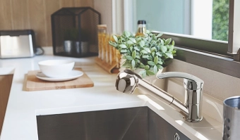 Смеситель для кухни с выдвижным носиком NEA, chrom, Invena, Польша