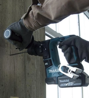 Перфоратор на аккумуляторе SDS PLUS 18V 5.0Ah MAKITA